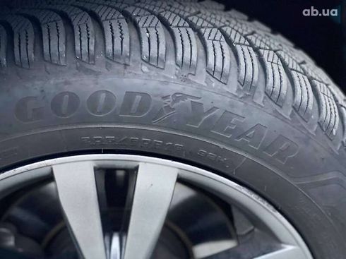 Toyota Avensis 2011 - фото 4