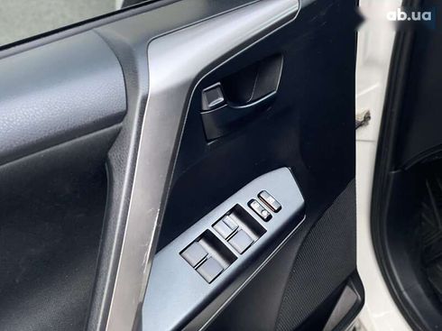 Toyota RAV4 2018 - фото 14
