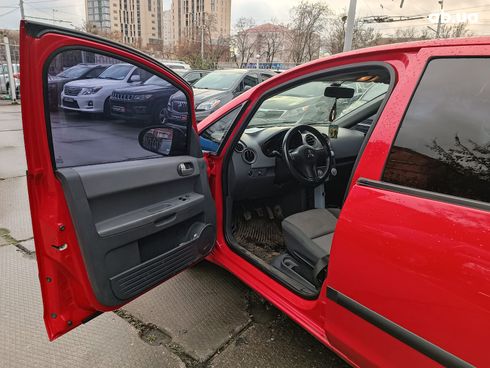 Mitsubishi Colt 2006 красный - фото 16