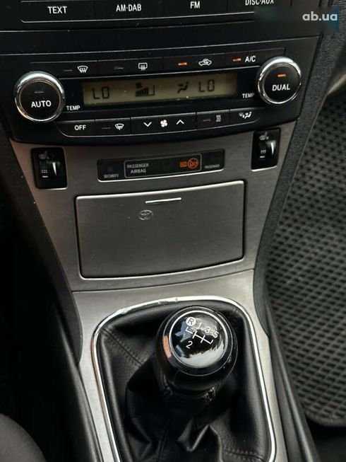 Toyota Avensis 2010 - фото 10
