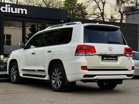 Toyota Land Cruiser 2017 - фото 21