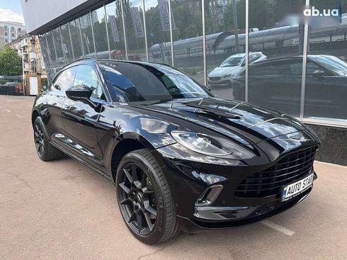 Aston Martin DBX 2021 - фото 2