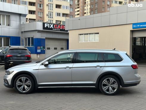 Volkswagen passat alltrack 2019 серый - фото 9