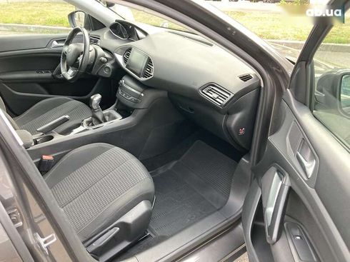 Peugeot 308 2018 - фото 9