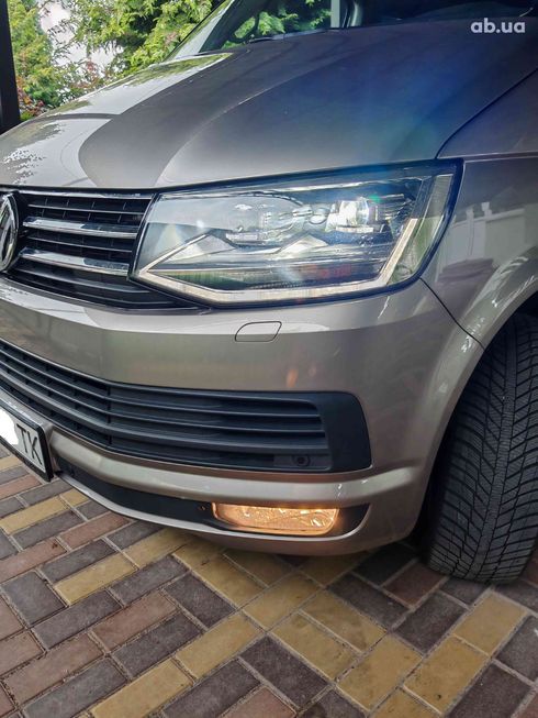 Volkswagen Multivan 2018 бежевый - фото 19
