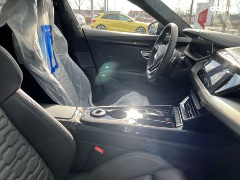 Audi RS e-tron GT 2023 - фото 30