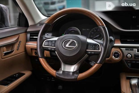 Lexus ES 2018 - фото 15