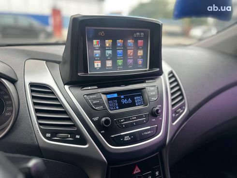 Hyundai Avante 2014 белый - фото 18