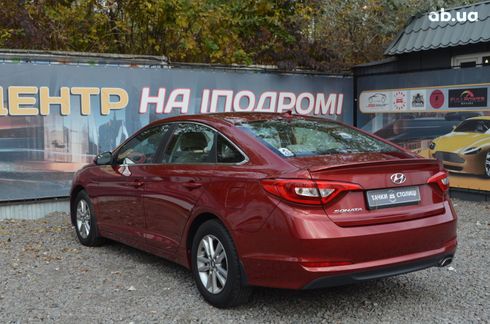 Hyundai Sonata 2015 красный - фото 6