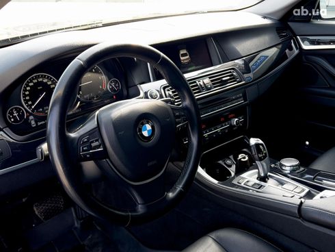 BMW 5 серия 2015 черный - фото 12