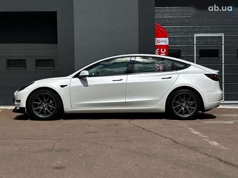 Tesla Model 3 2021 - фото 6