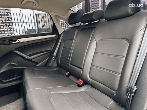 Volkswagen Passat 2020 - фото 21