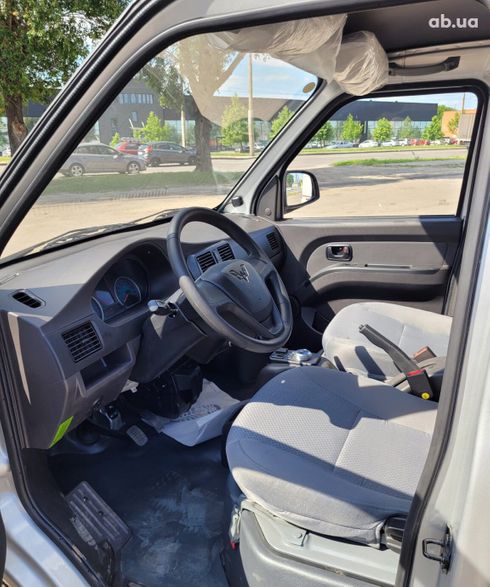 Wuling Electric Mini Cargo Van 2024 - фото 17