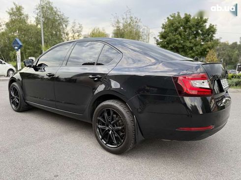 Skoda Octavia 2017 - фото 14