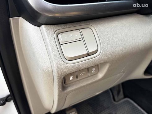 Kia Optima 2017 белый - фото 56