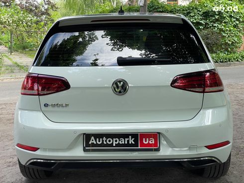 Volkswagen e-Golf 2017 белый - фото 15