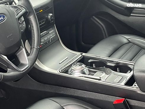 Ford Edge 2020 красный - фото 21