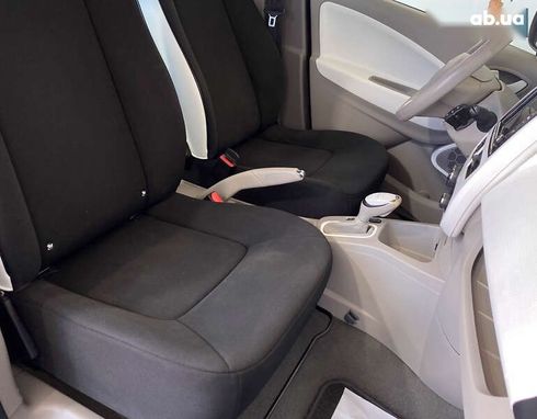 Renault Zoe 2018 - фото 16
