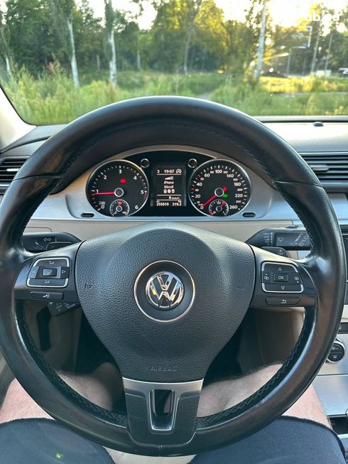 Volkswagen Passat 2012 коричневый - фото 16