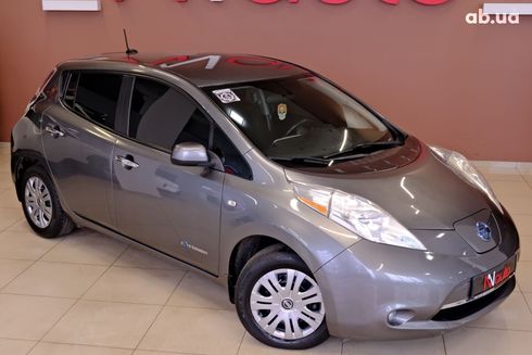Nissan Leaf 2015 серый - фото 4