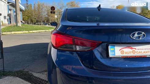 Hyundai Elantra 2015 - фото 9
