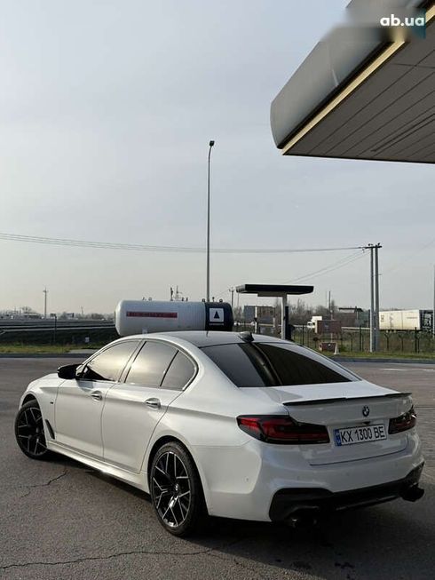 BMW 5 серия 2017 - фото 6