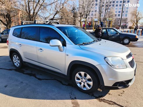 Chevrolet Orlando 2012 серебристый - фото 2