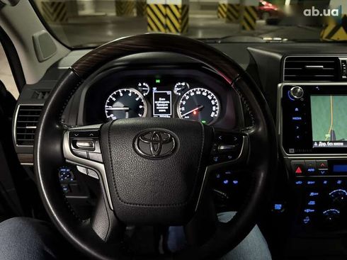 Toyota Land Cruiser Prado 2020 - фото 28