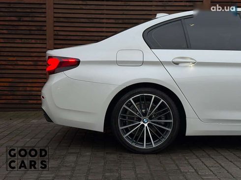 BMW 5 серия 2020 - фото 13
