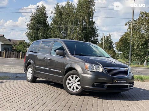 Chrysler town&country 2016 - фото 7