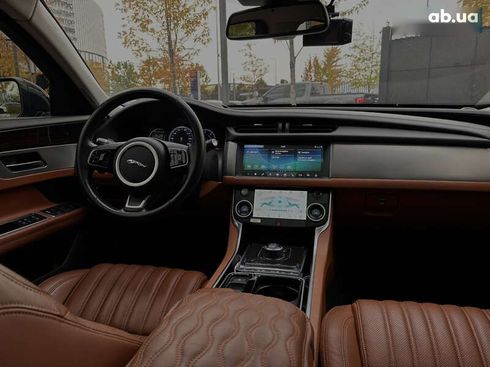 Jaguar XF 2016 - фото 22
