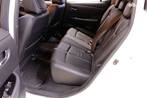 Nissan Leaf 2019 белый - фото 8