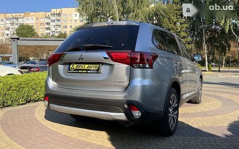 Mitsubishi Outlander 2017 - фото 7