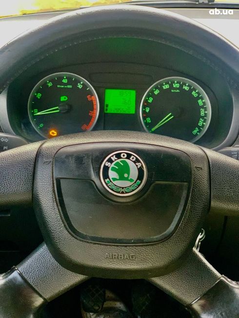 Skoda Fabia 2009 серебристый - фото 6