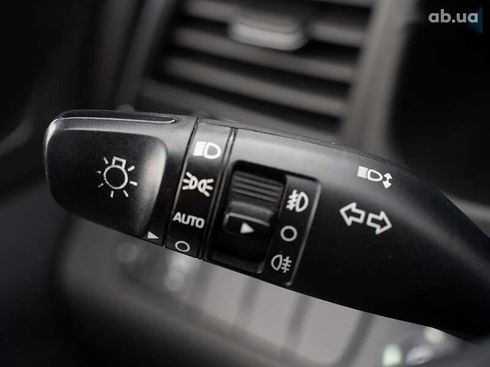 Hyundai Elantra 2018 - фото 20
