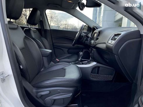 Jeep Compass 2017 - фото 11