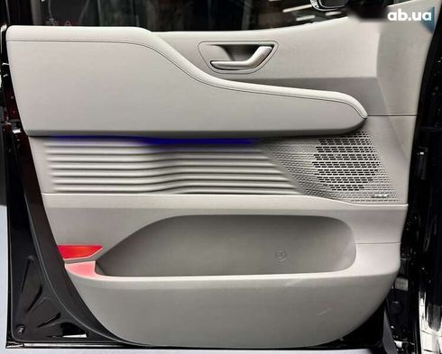 Hyundai Staria 2025 - фото 27