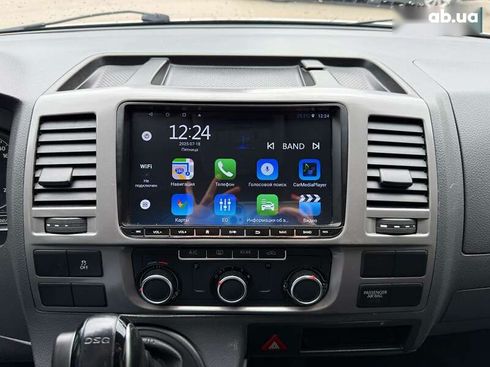 Volkswagen Multivan 2012 - фото 13
