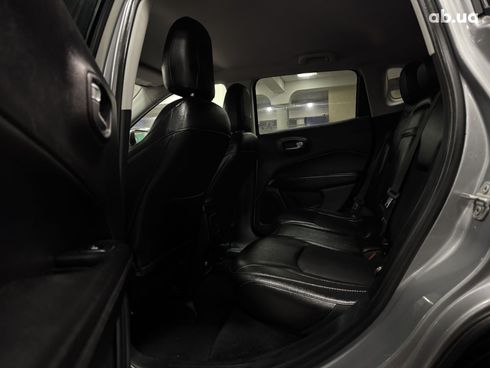 Jeep Compass 2018 серый - фото 8