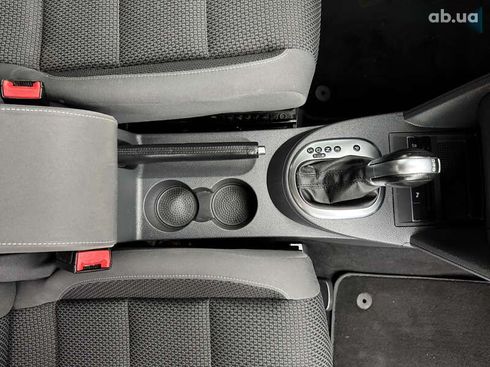 Volkswagen Touran 2011 - фото 27