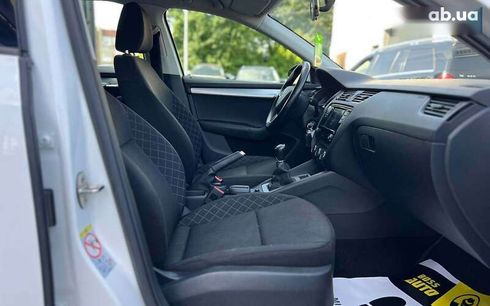 Skoda Octavia 2019 - фото 23