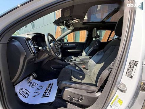 Volvo XC40 2021 - фото 12