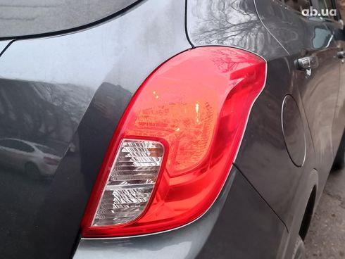 Buick Encore 2015 серый - фото 33