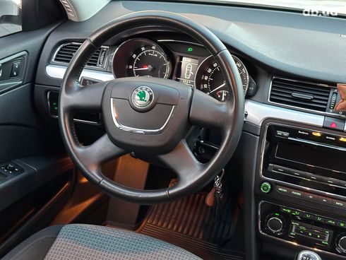 Skoda Superb 2012 белый - фото 36