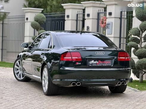 Audi S8 2010 - фото 18