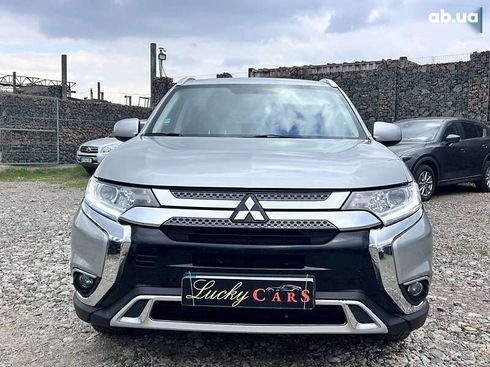 Mitsubishi Outlander 2018 - фото 2