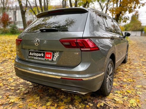Volkswagen Tiguan 2017 серый - фото 13
