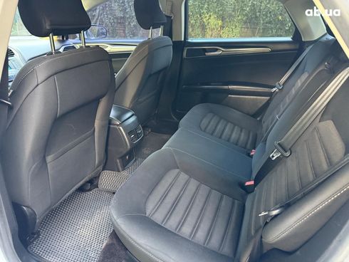 Ford Fusion 2017 белый - фото 17