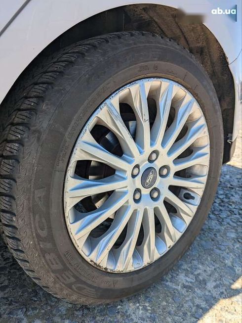 Ford Focus 2011 - фото 18