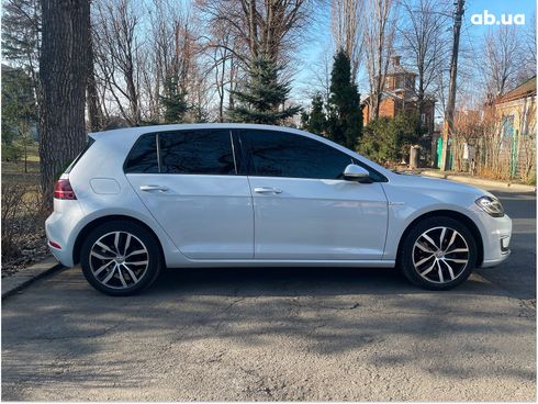 Volkswagen e-Golf 2018 белый - фото 16
